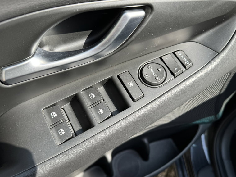 Vehicle Image 22