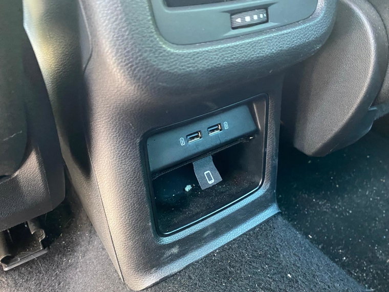 Vehicle Image 32