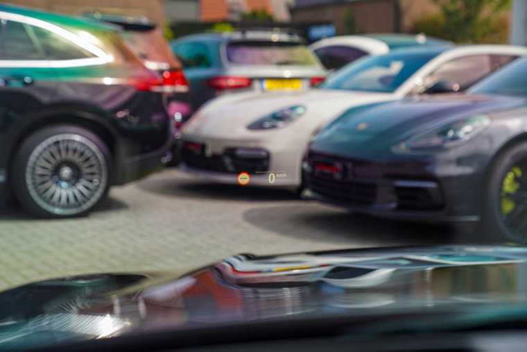 Vehicle Image 32