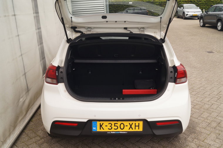 Vehicle Image 26
