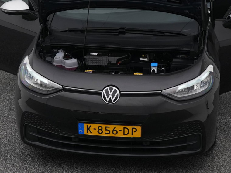 Vehicle Image 32