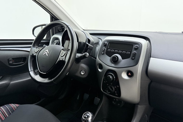 Vehicle Image 12