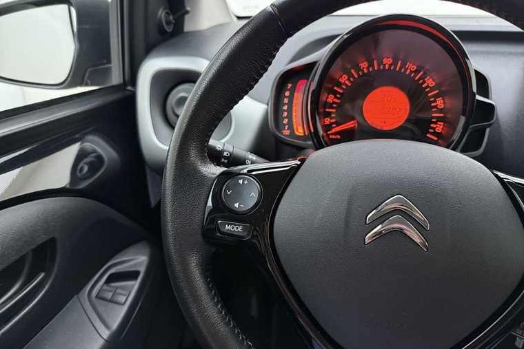 Vehicle Image 15