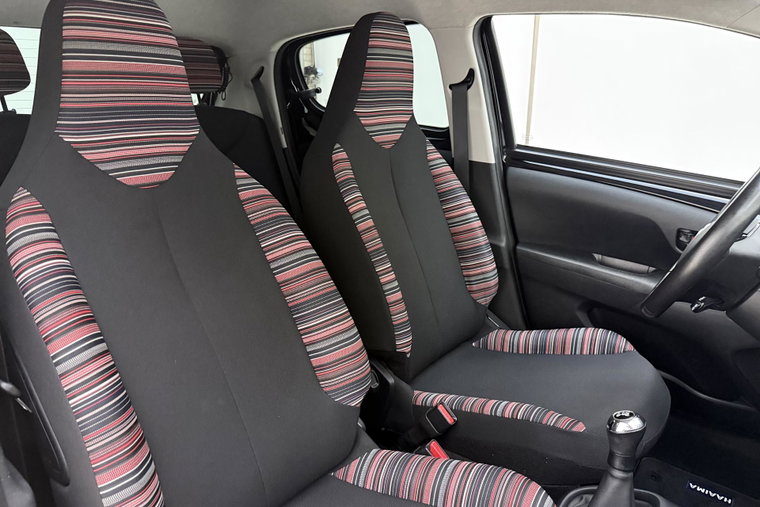 Vehicle Image 9