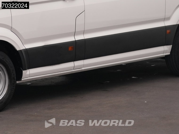 Vehicle Image 38