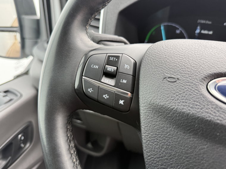 Vehicle Image 28
