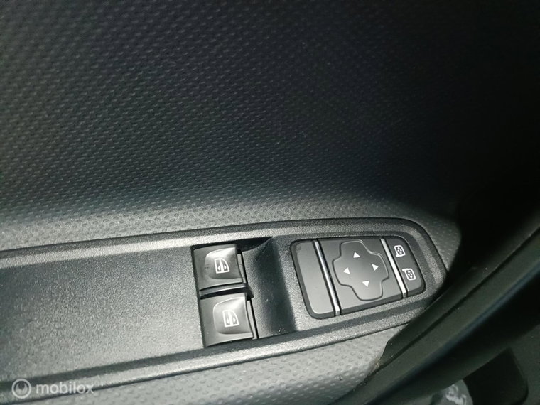Vehicle Image 27