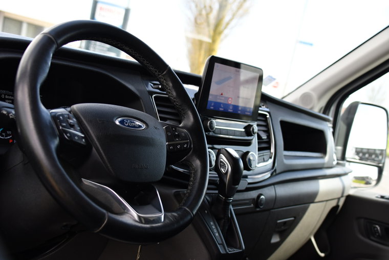 Vehicle Image 12