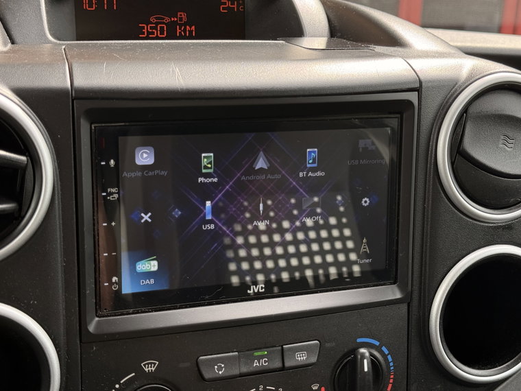 Vehicle Image 30