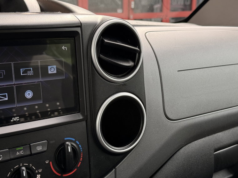 Vehicle Image 31