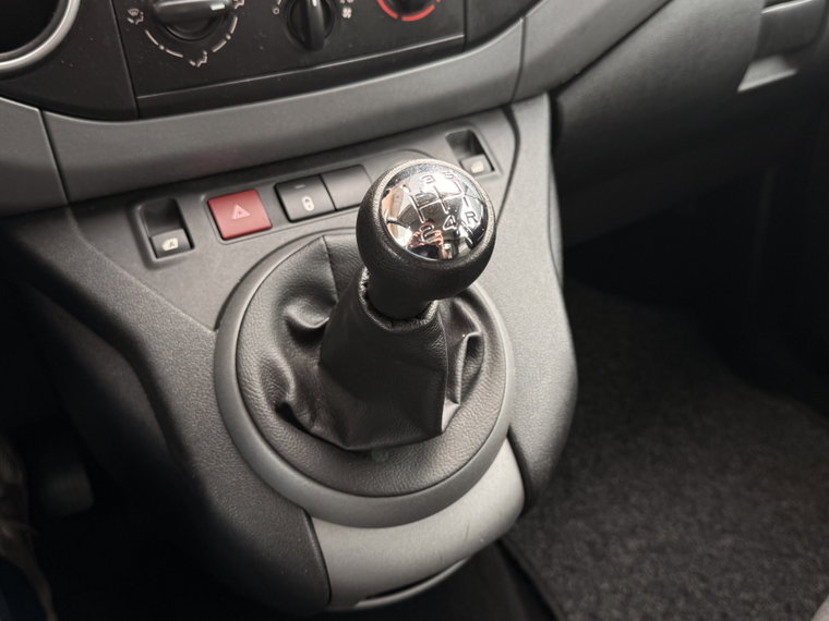 Vehicle Image 37