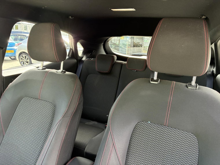 Vehicle Image 37