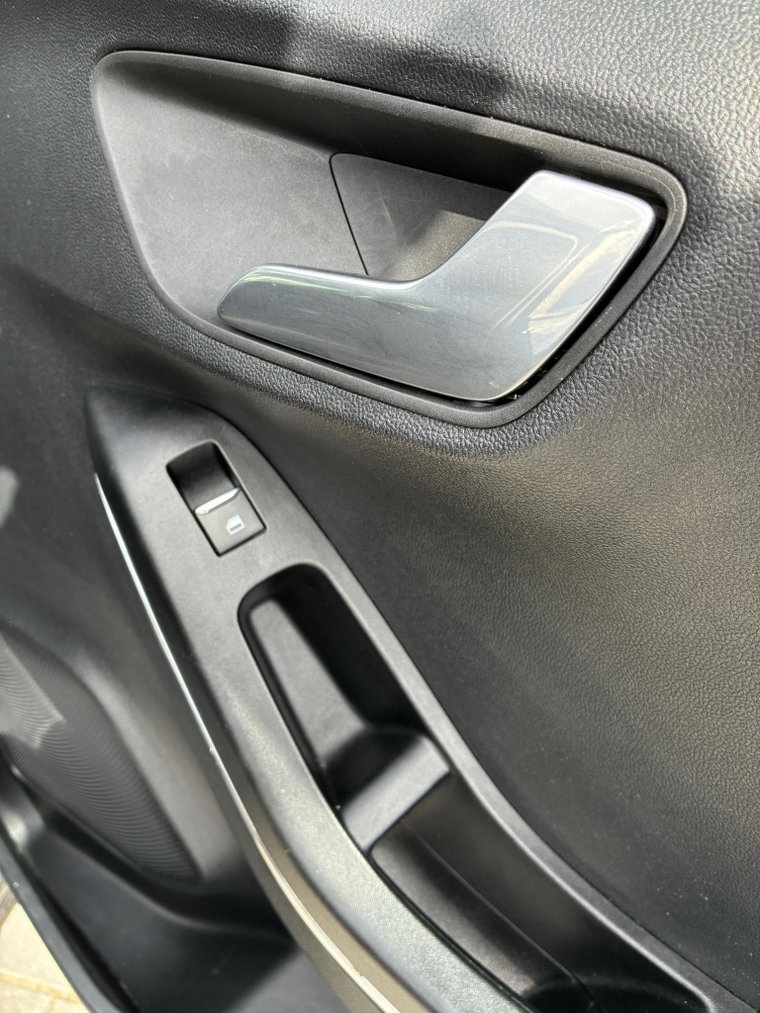 Vehicle Image 40
