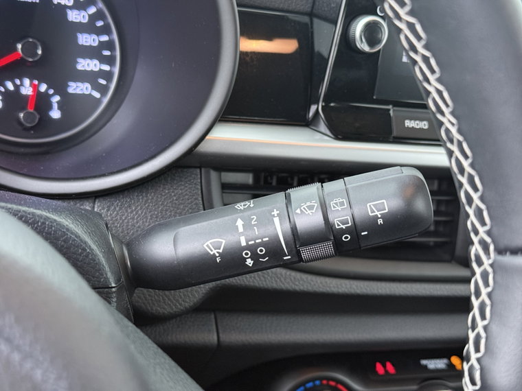 Vehicle Image 26