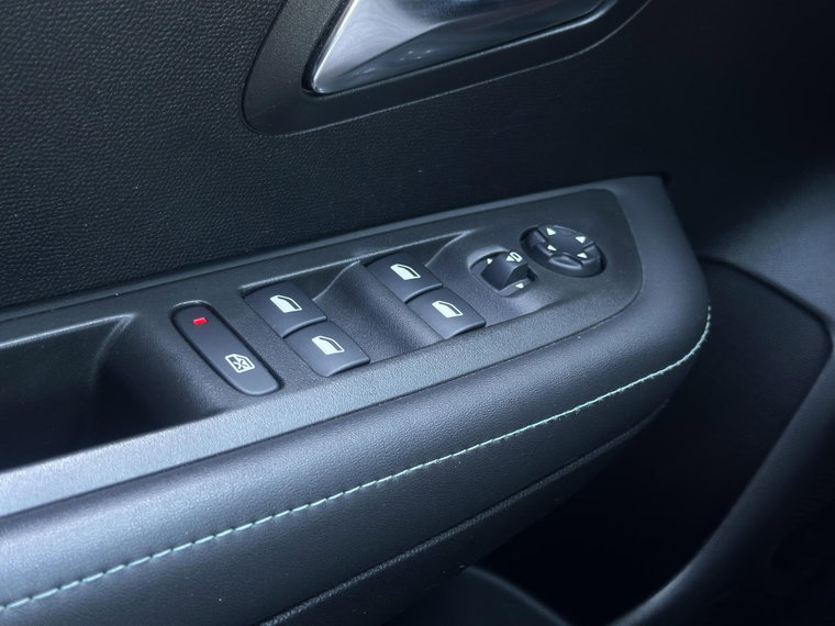 Vehicle Image 26
