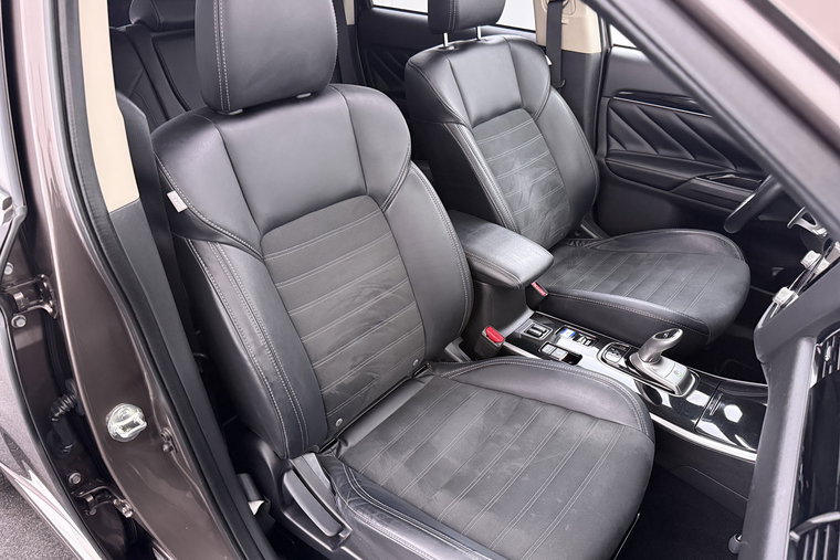 Vehicle Image 15