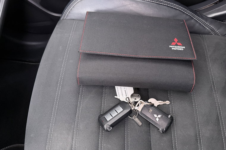 Vehicle Image 35