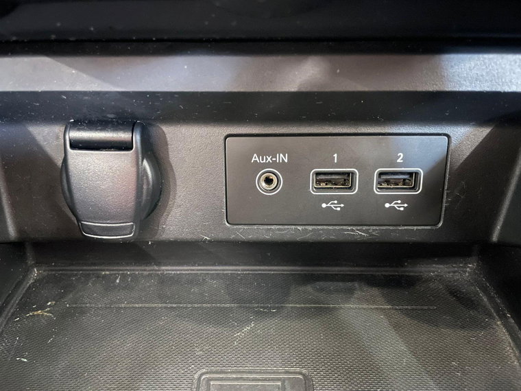 Vehicle Image 19