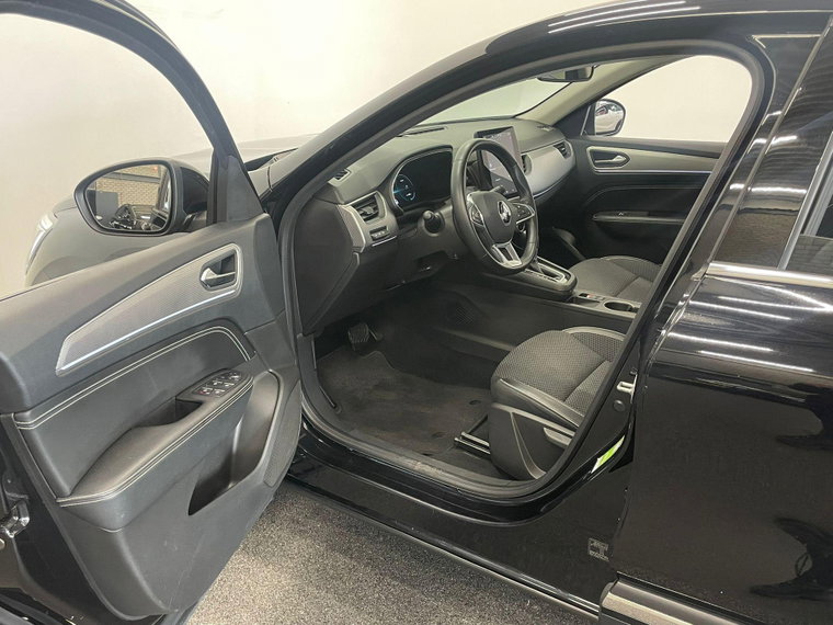 Vehicle Image 25