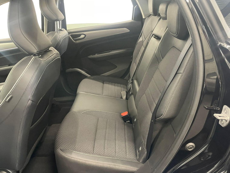 Vehicle Image 32