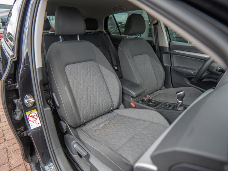 Vehicle Image 36