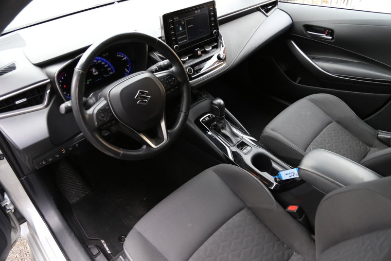 Vehicle Image 6