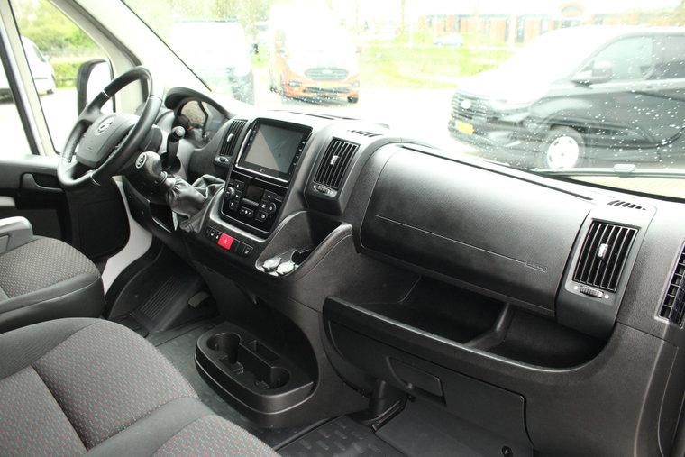 Vehicle Image 15