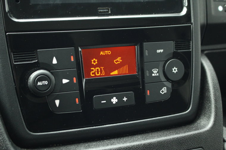 Vehicle Image 28
