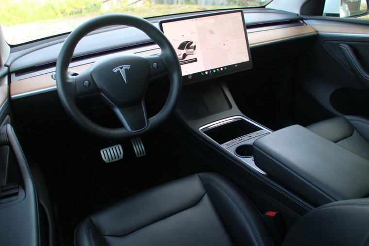 Vehicle Image 16