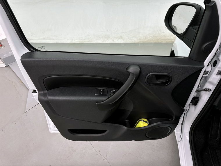 Vehicle Image 26