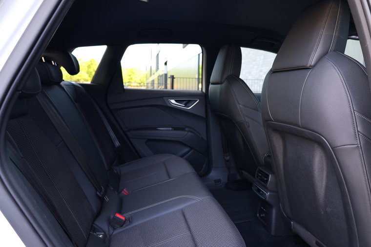 Vehicle Image 36