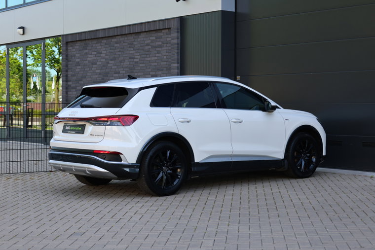 Vehicle Image 43