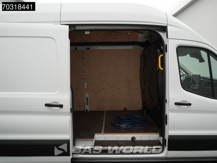 Vehicle Image 41