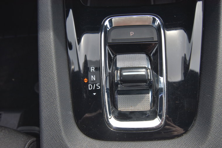 Vehicle Image 24