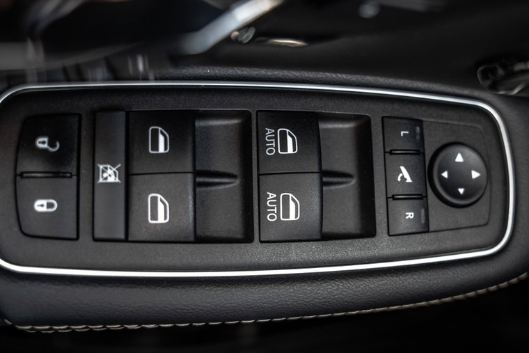 Vehicle Image 28