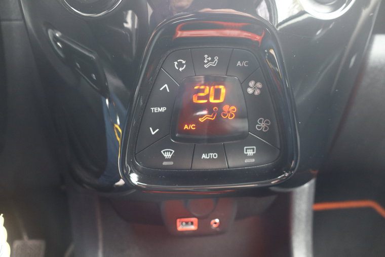 Vehicle Image 17
