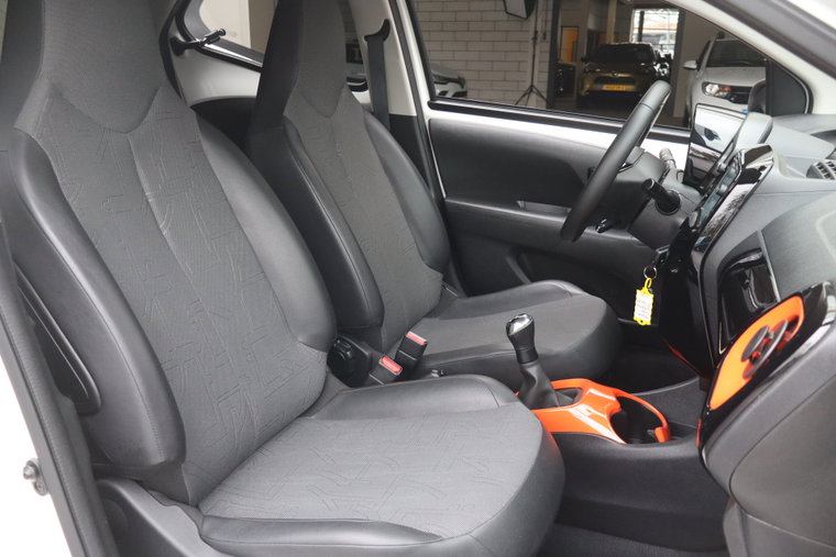 Vehicle Image 27