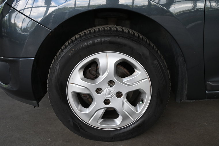 Vehicle Image 14
