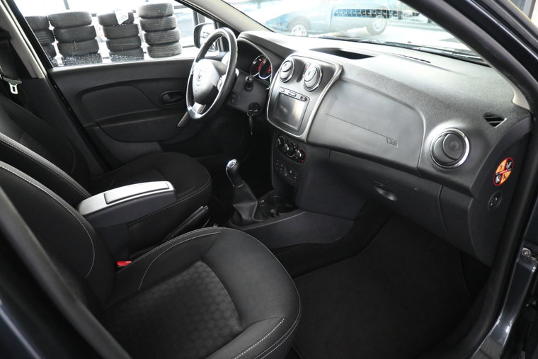 Vehicle Image 19