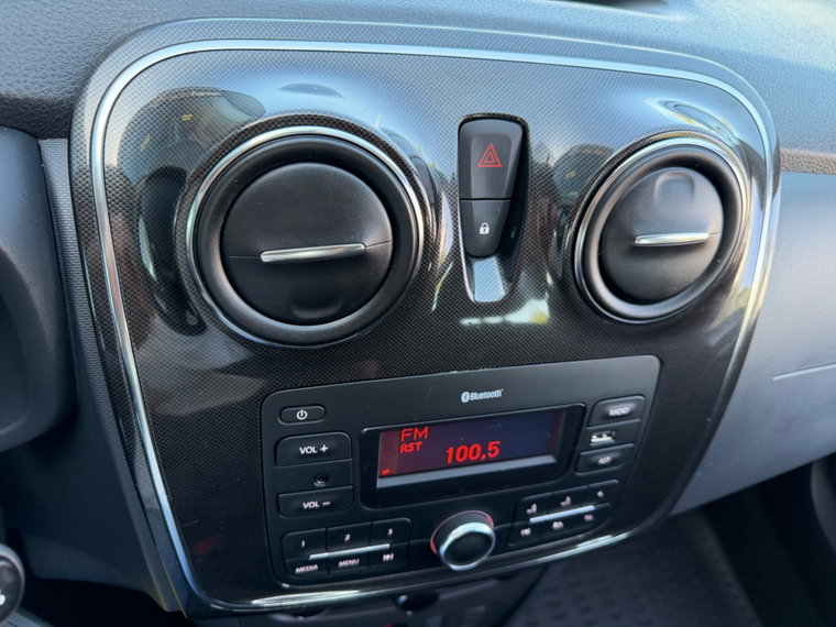 Vehicle Image 34
