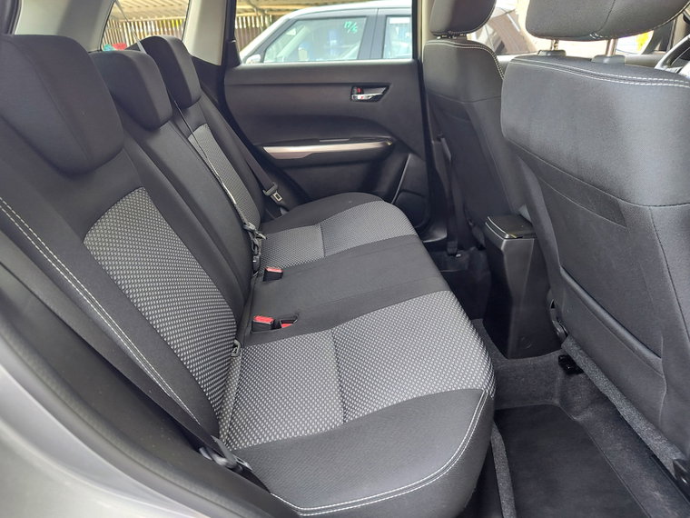 Vehicle Image 16