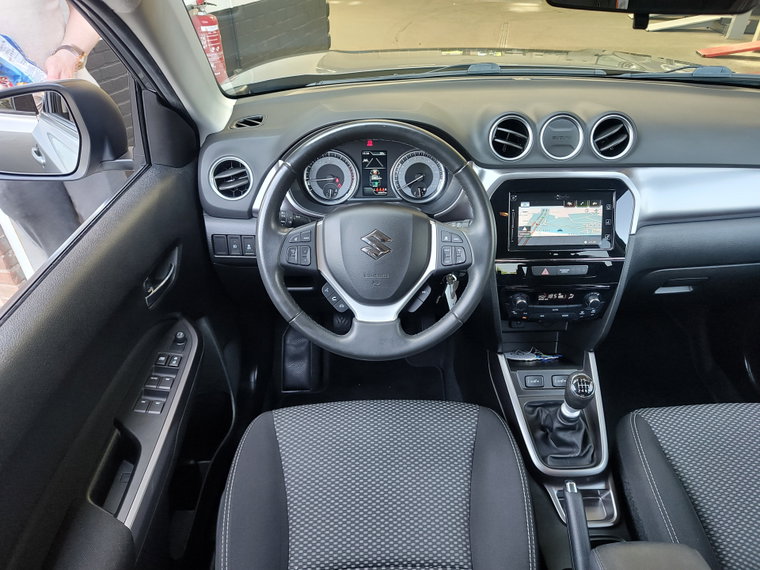 Vehicle Image 18
