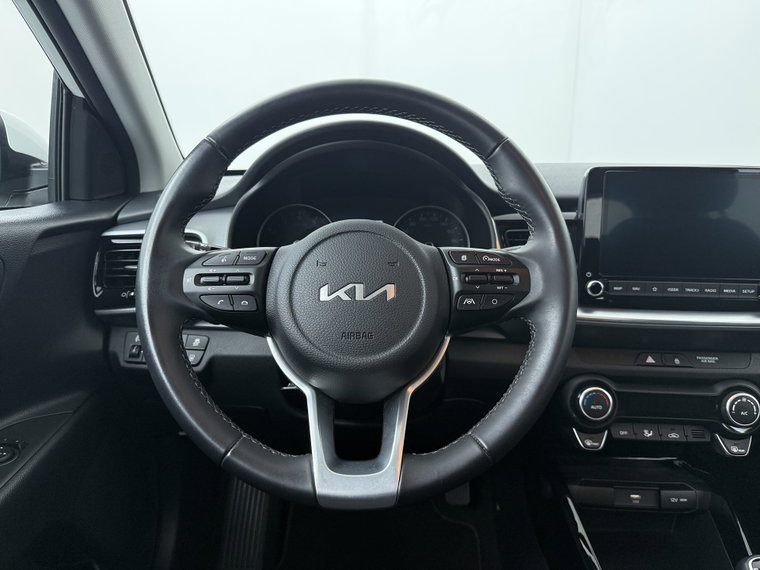 Vehicle Image 38