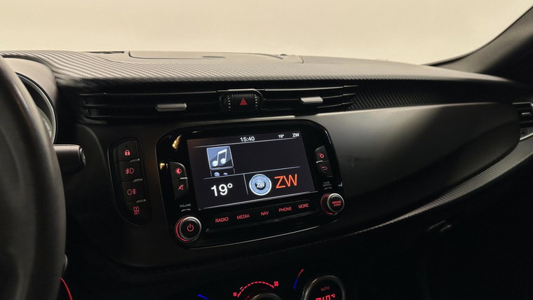 Vehicle Image 37