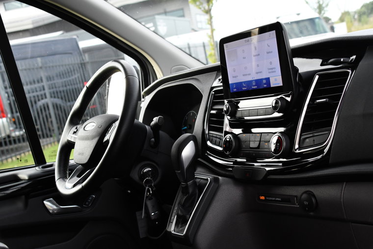 Vehicle Image 13