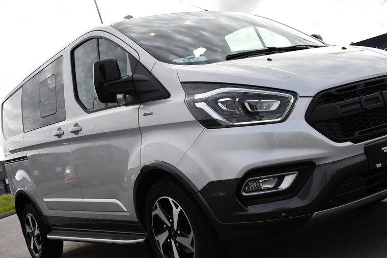 Vehicle Image 18