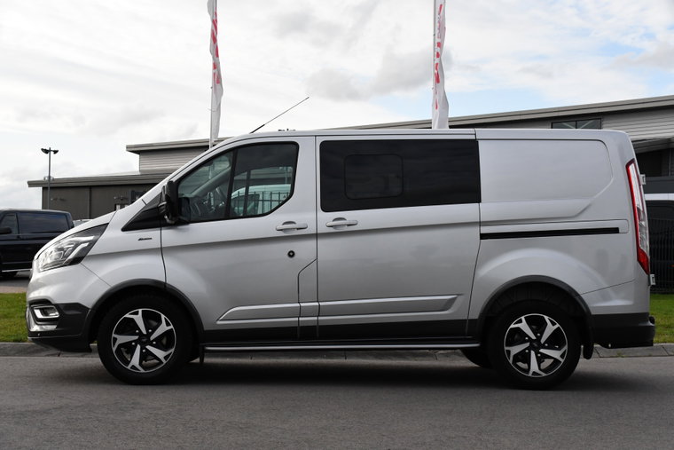 Vehicle Image 9