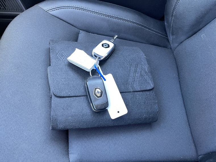 Vehicle Image 25