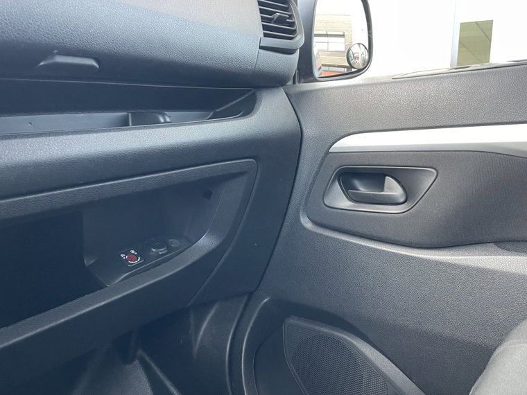 Vehicle Image 27