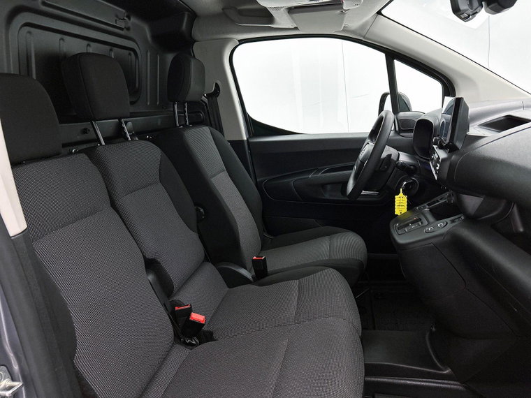 Vehicle Image 28